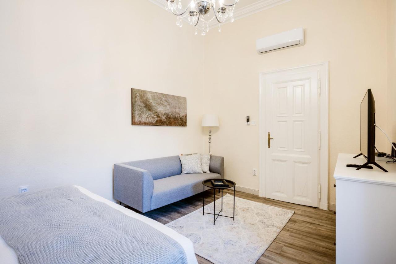 Andrassy 13 Center Apartment Budapest Kültér fotó